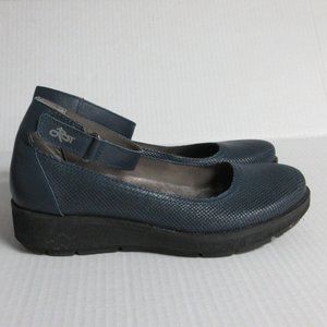 OTBT Scamper Ankle Strap Ballet Flats Women's Size 7 Navy Leather Platform Wedge